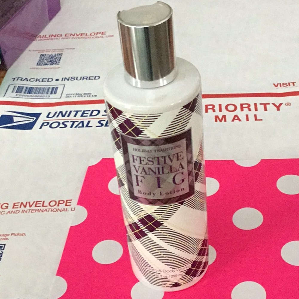 Bath & body work HTF festive extract vanilla FIG